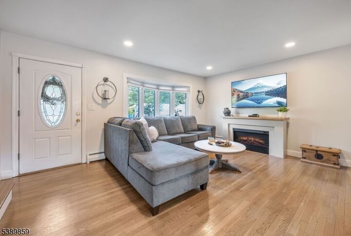 Property Photo: 8 Ridge Pl NJ 07470