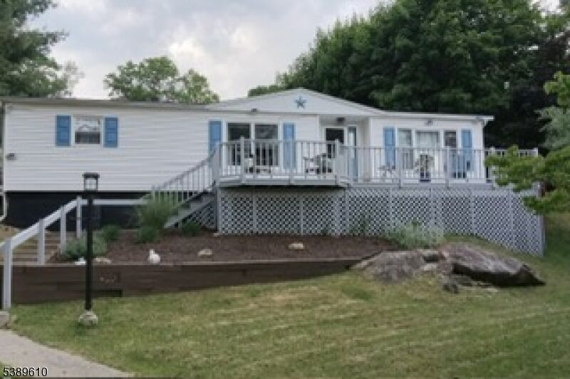 Property Photo:  5 Village Sq  NJ 08829 