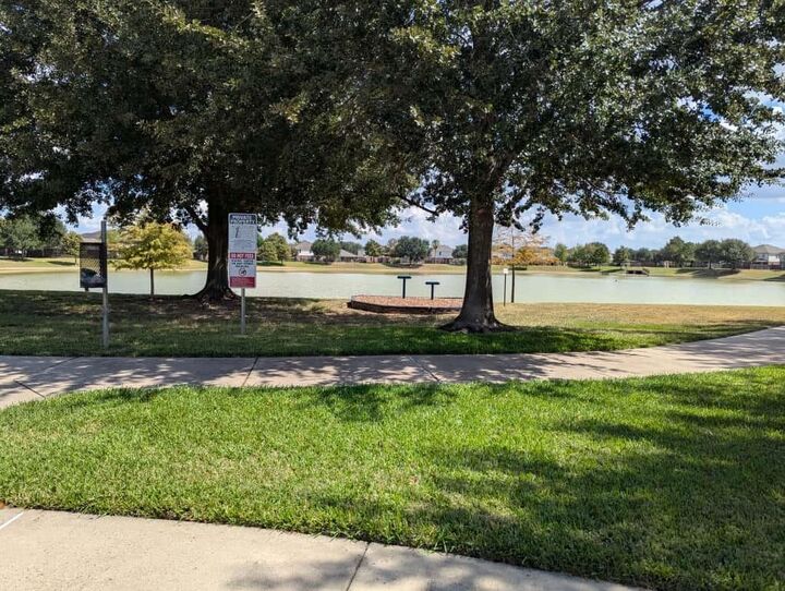 Property Photo: 426 Dockside Terrace Lane TX 77494