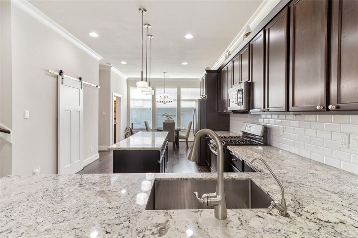 Property Photo: 3013 Bell Street TX 77003