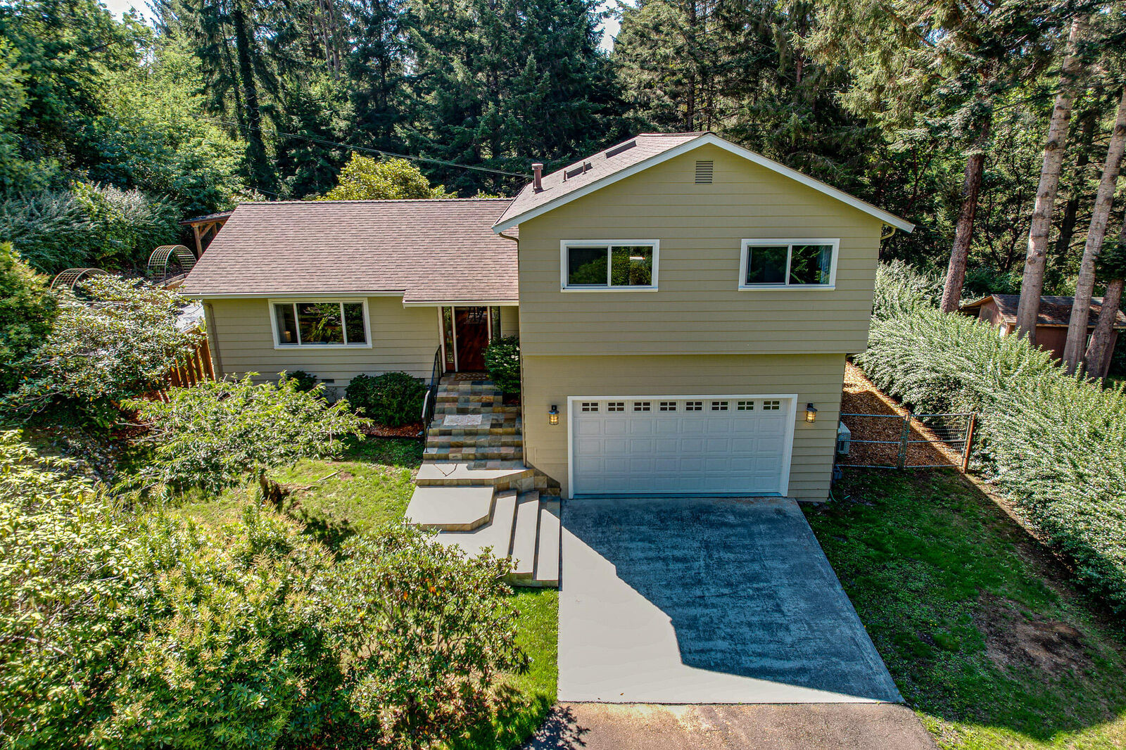 Property Photo:  2185 Golf Course Road  CA 95524 