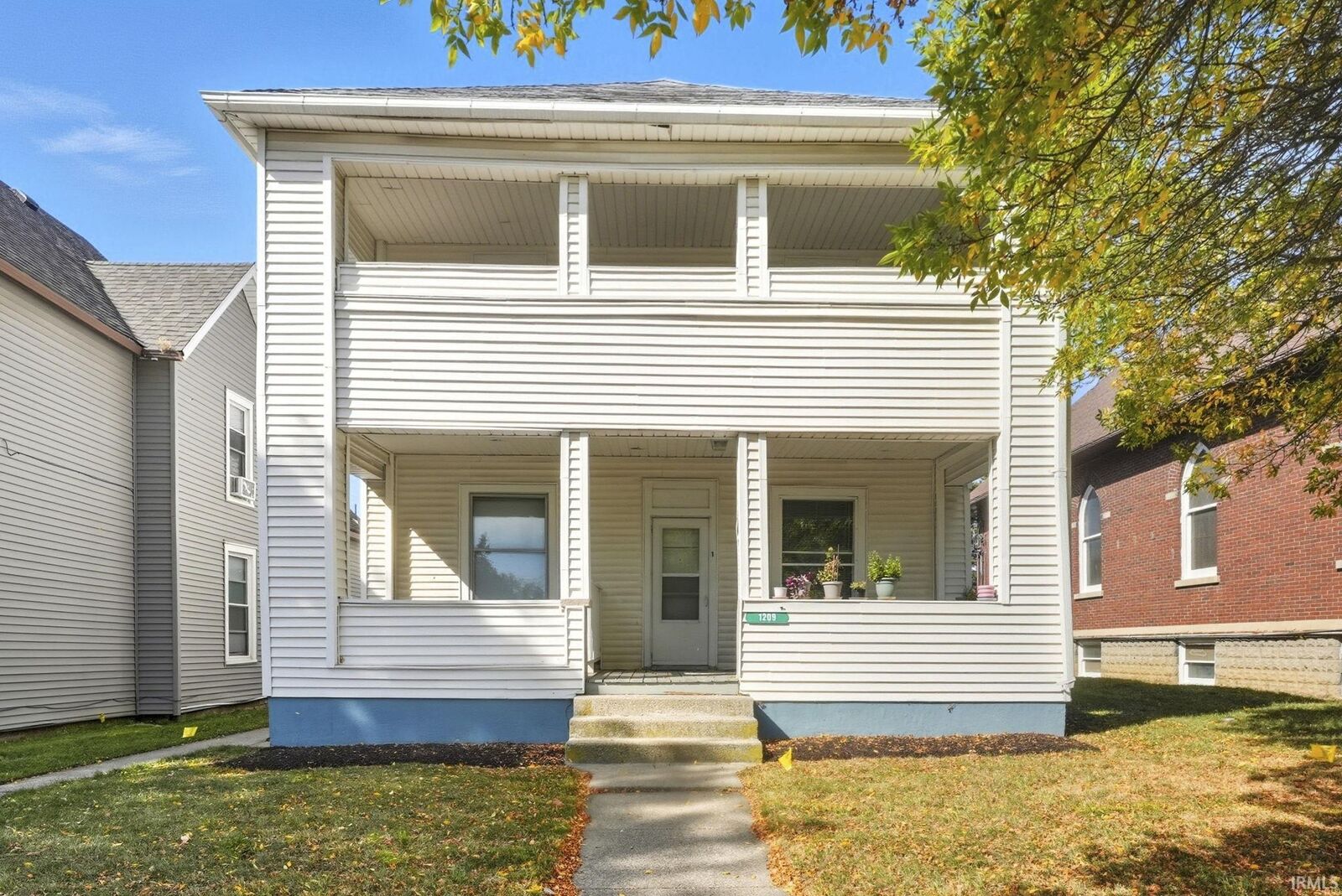 Property Photo:  1209 Saint Marys Avenue  IN 46808 