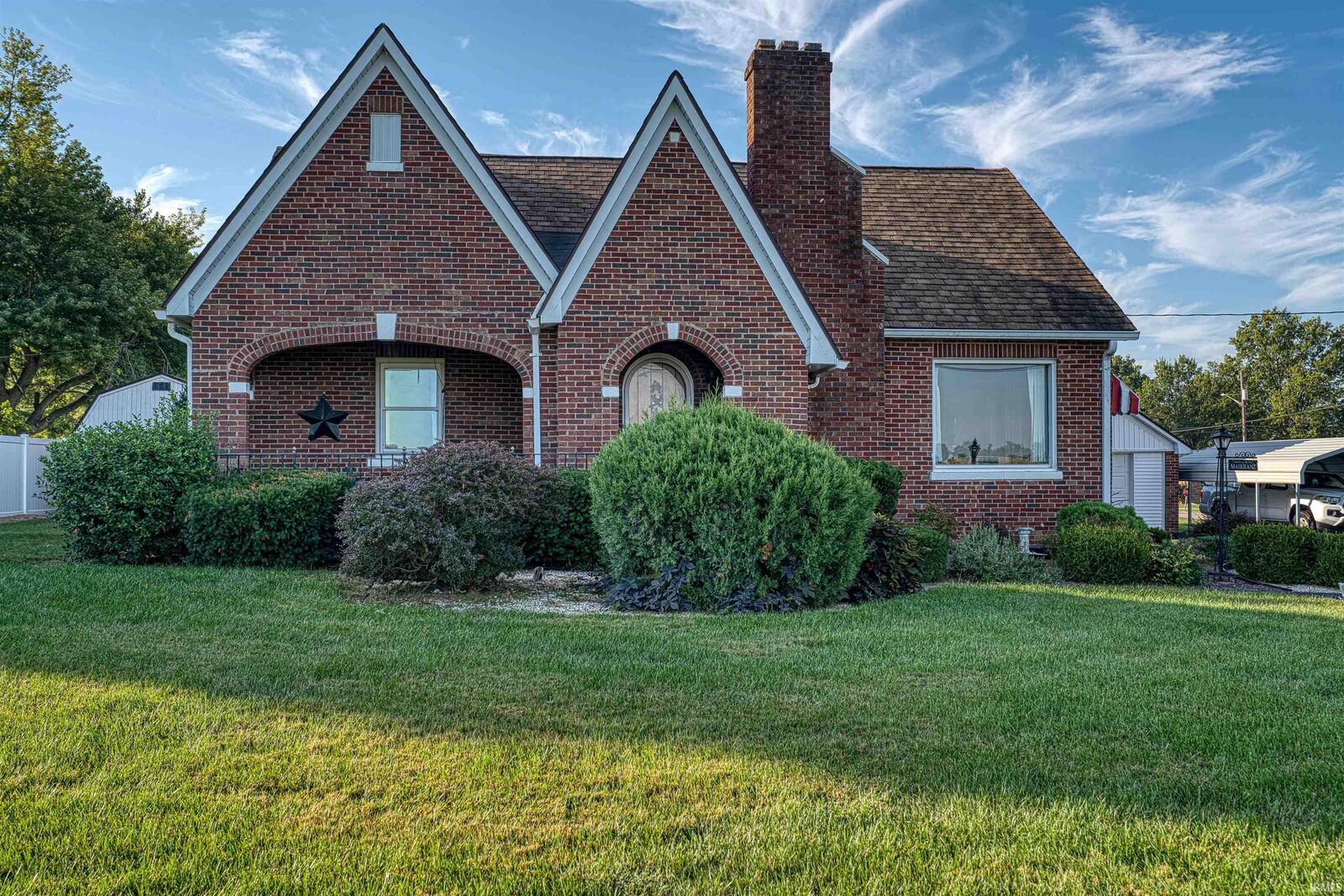 Property Photo:  603 E Park Street  IN 47648 