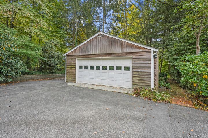 Property Photo: 40 Baylis Lane NY 10506