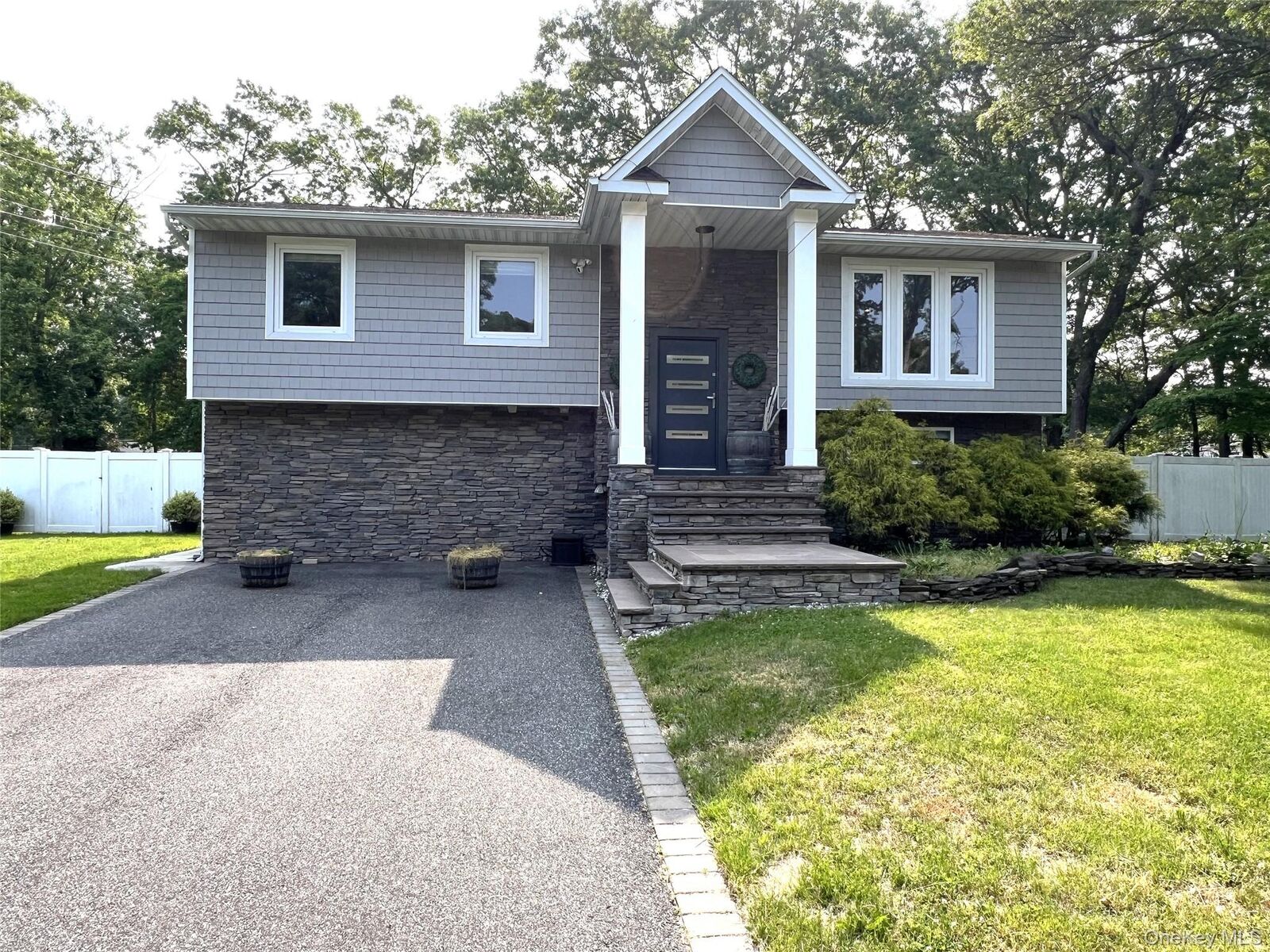 Property Photo:  35 Junard Boulevard  NY 11776 