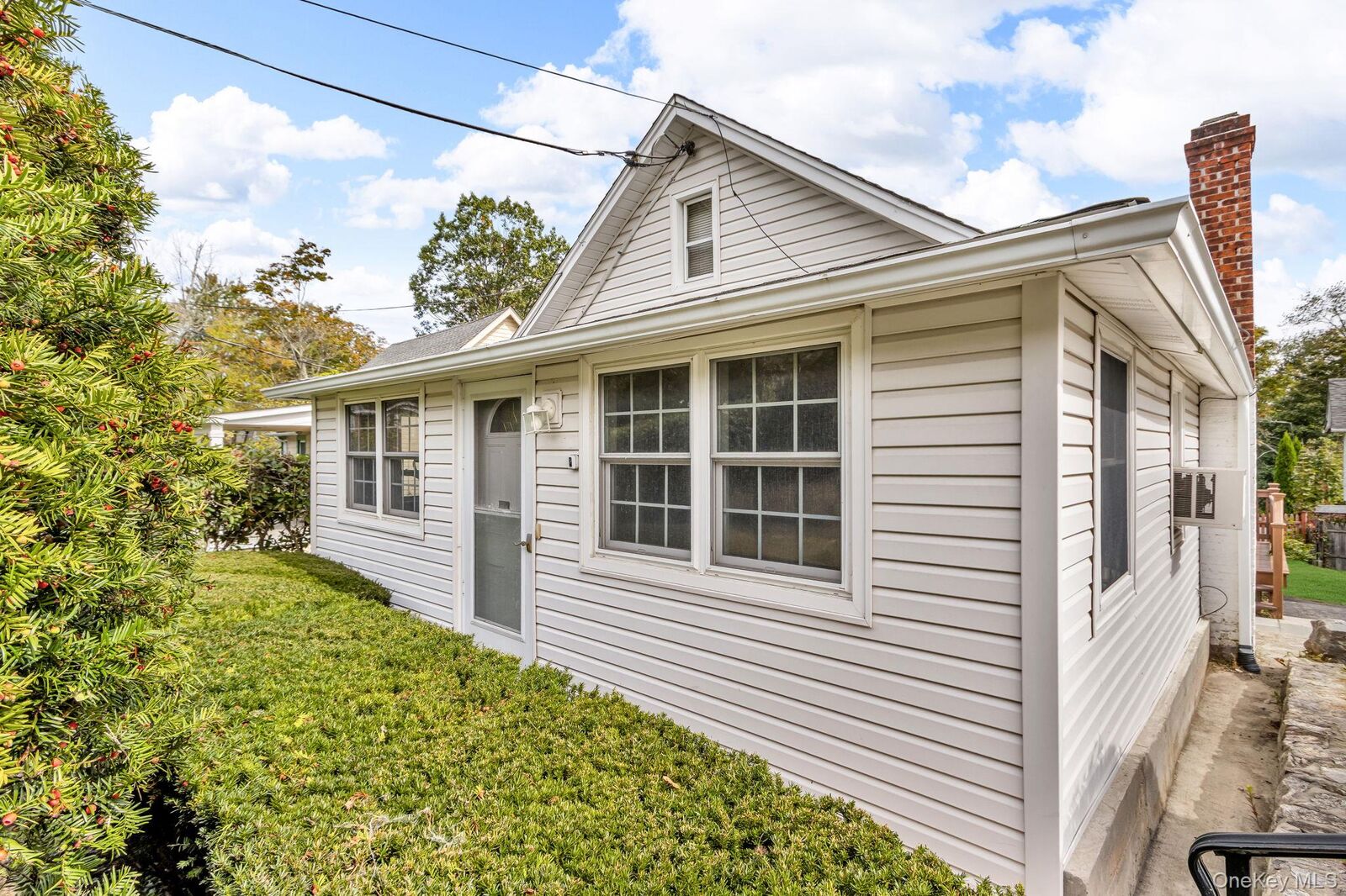 Property Photo:  35 Entrance Way  NY 10541 