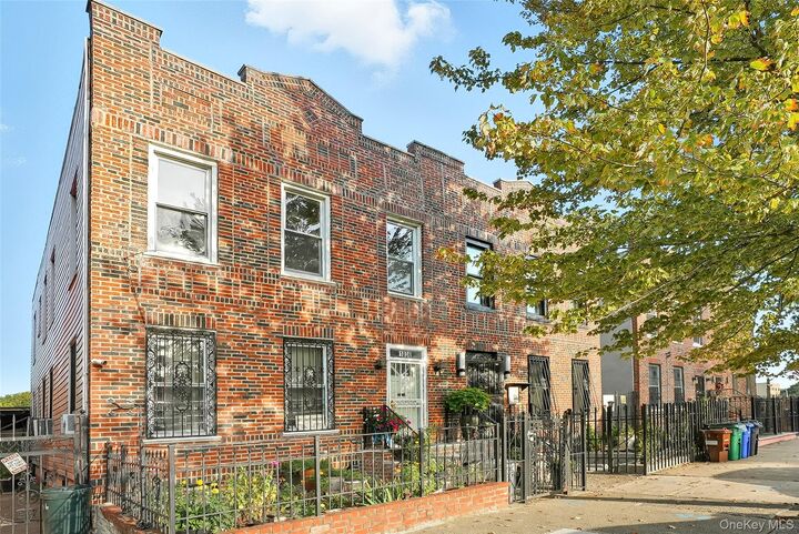 1036 Metcalf Avenue  Bronx NY 10472 photo