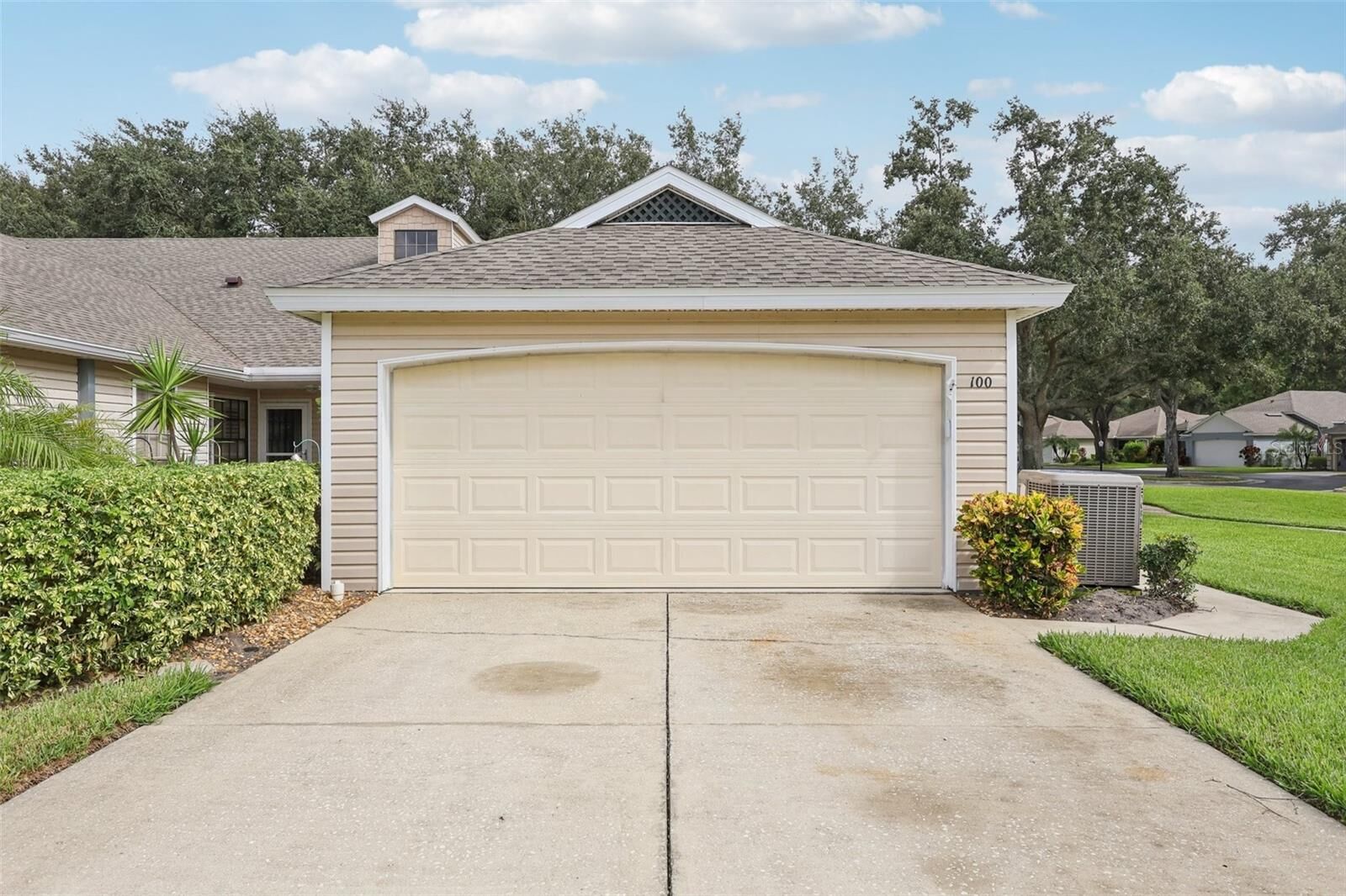 Property Photo:  100 Juniper Way  FL 32778 