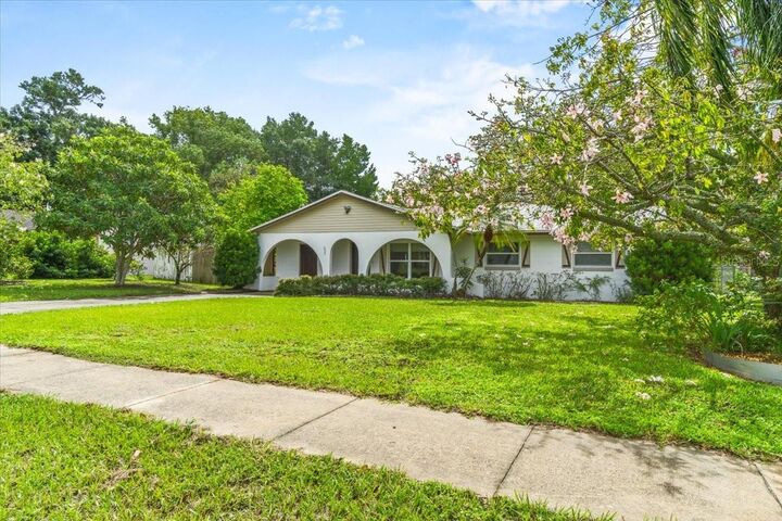 Property Photo: 305 E Thelma Street FL 33850