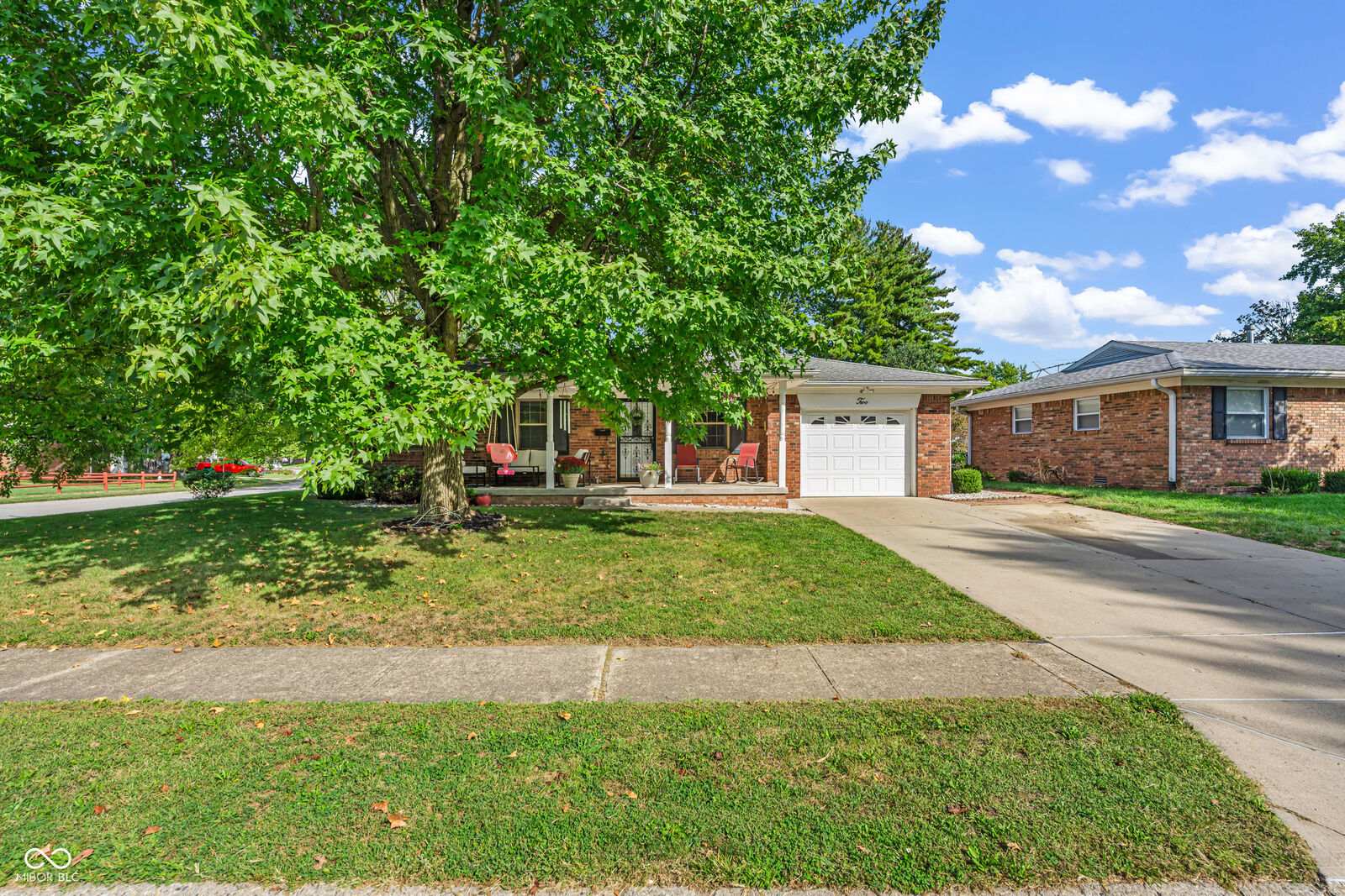 Property Photo: 2 Oakmont Court IN 46107