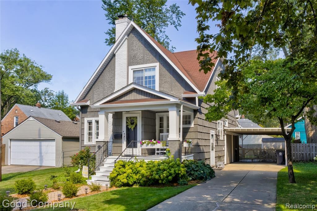 Property Photo:  934 Lockwood Road  MI 48067 1612