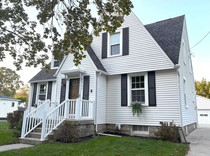 2147 7th Street  Bay City MI 48708 photo