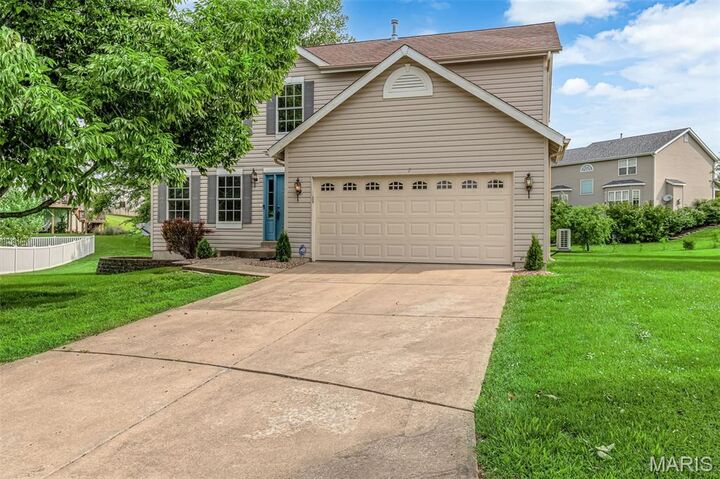 Property Photo:  7 Park City Court  MO 63368 