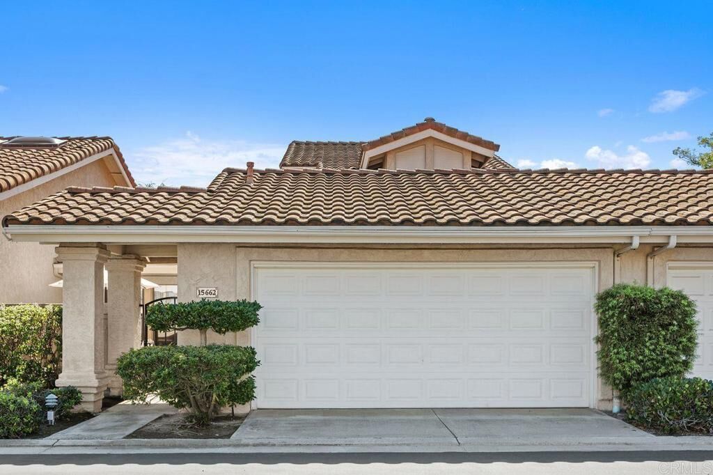 Property Photo: 15662 Via Calanova CA 92128