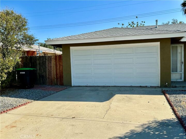 Property Photo: 527 Fern CA 92543