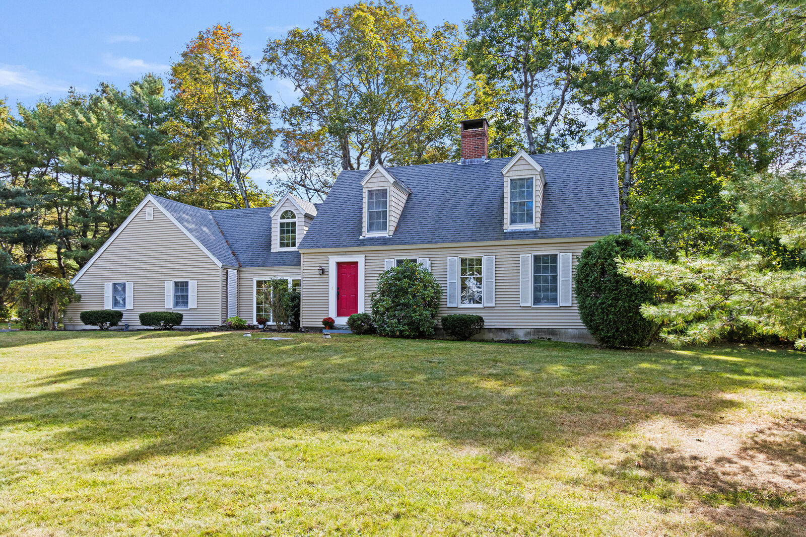 Property Photo: 2 Bunker Hill Terrace ME 04074