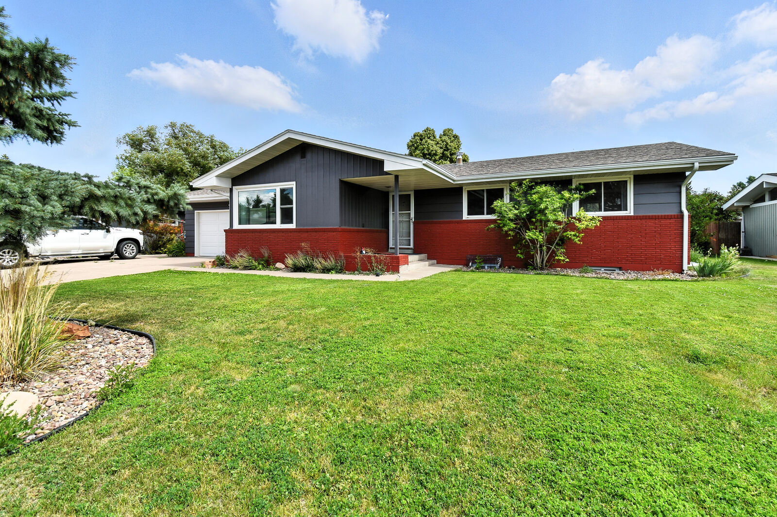 Property Photo:  1008 Buena Drive  MT 59404 