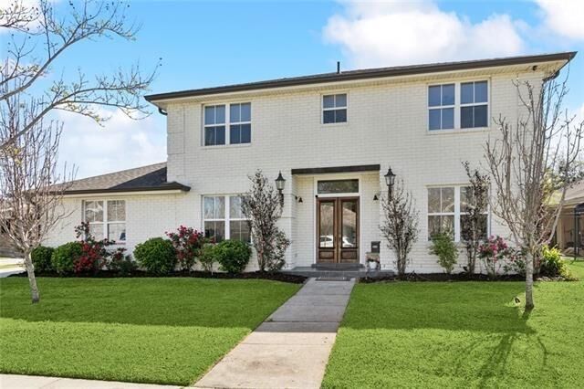 Property Photo:  2121 Metairie Court  LA 70001 