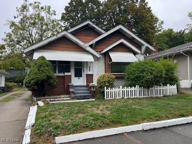 Property Photo:  989 Harrison Avenue  OH 44314