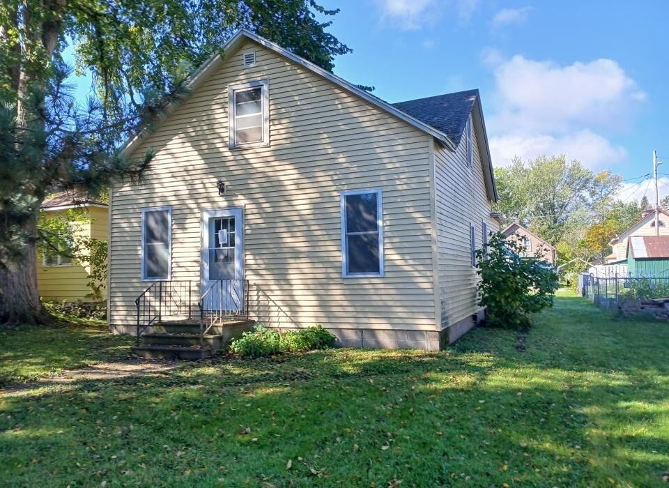 Property Photo:  105 Sadie Street  MN 55764 