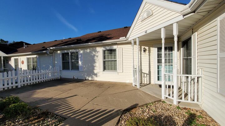 Property Photo: 48 Thompson Avenue W 40 MN 55118