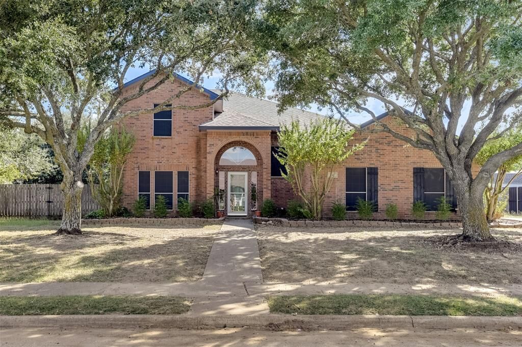 Property Photo:  960 High Knoll Drive  TX 76065 