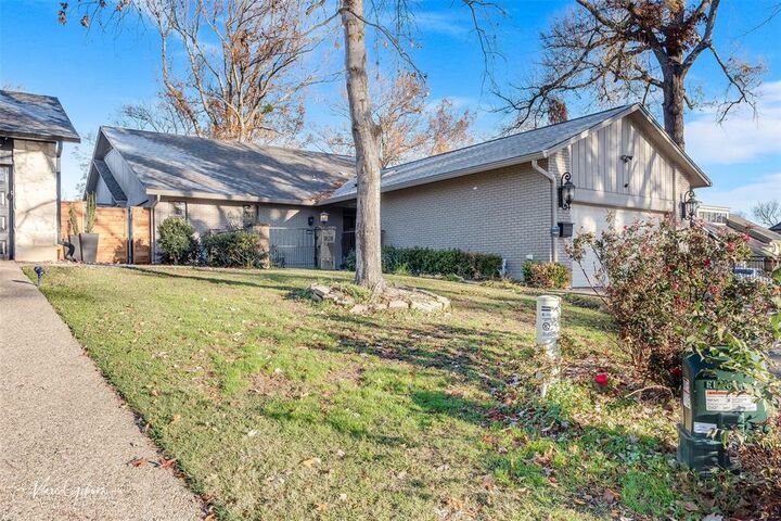 Property Photo:  1828 Willow Point Drive  LA 71119