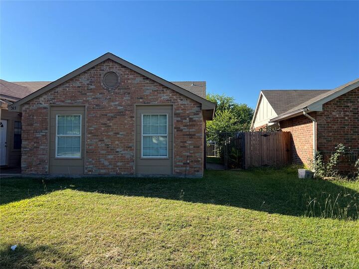 Property Photo:  311 Navarro Lane  TX 75052 