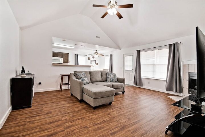 Property Photo:  615 Knight Avenue  AR 72745