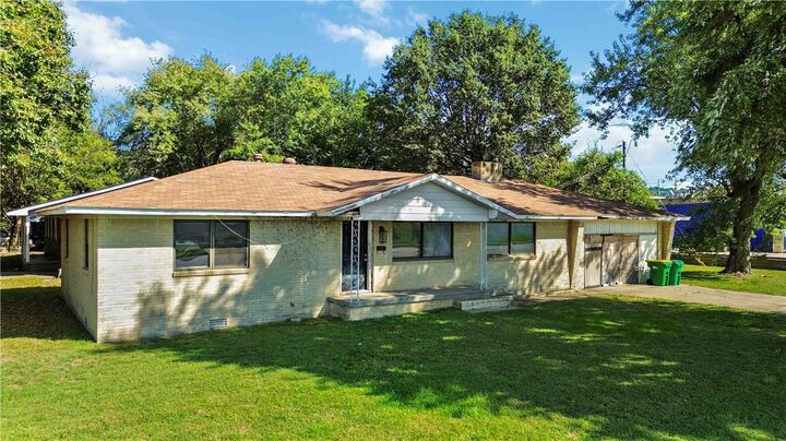 1100 E Huntsville Avenue  Springdale AR 72764 photo