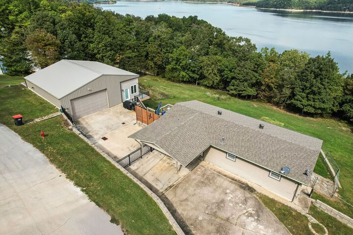 Property Photo:  18502 Coppermine Road  AR 72756 
