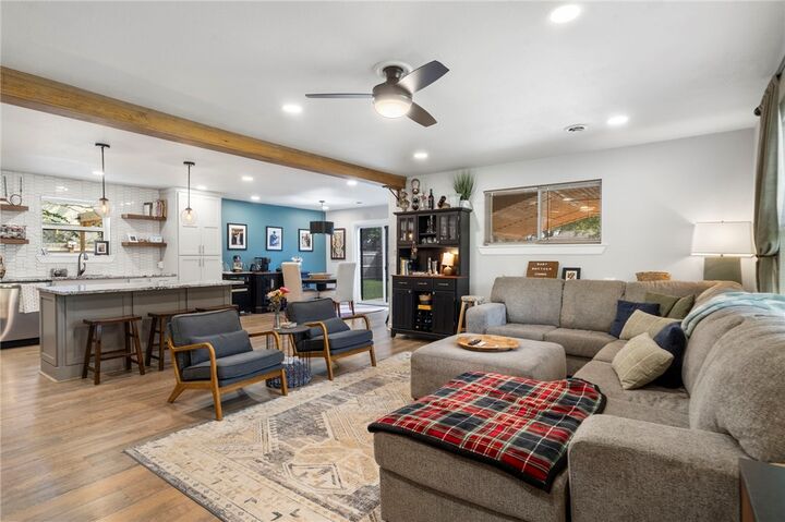 Property Photo: 1203 SE Benton Street AR 72712