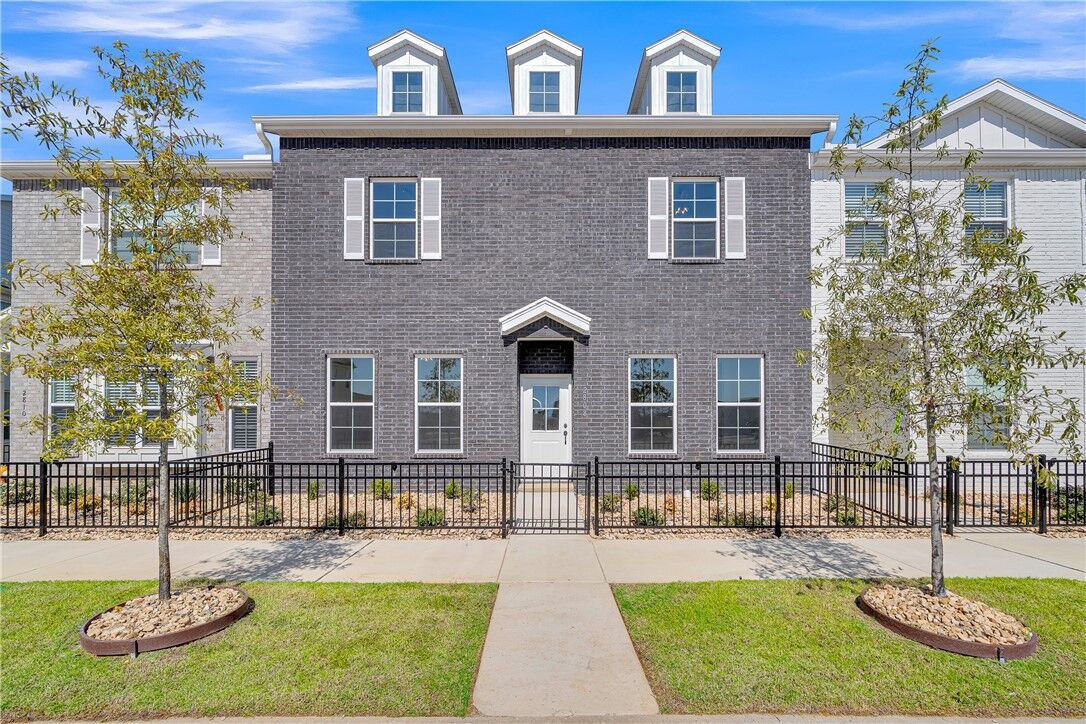 Property Photo:  2808 SW Arlington Boulevard  AR 72713 