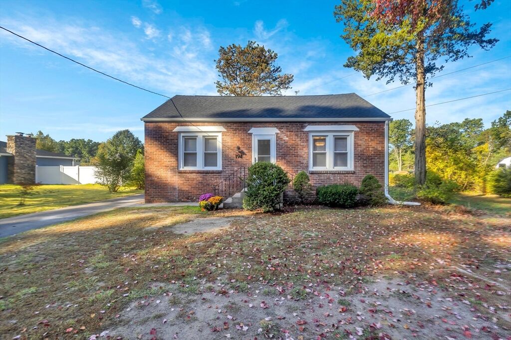 Property Photo:  194 Lockhouse Rd  MA 01085 