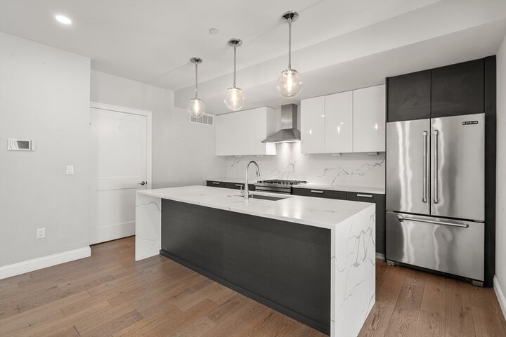 Property Photo:  54 Pleasant Street 04  MA 02125 