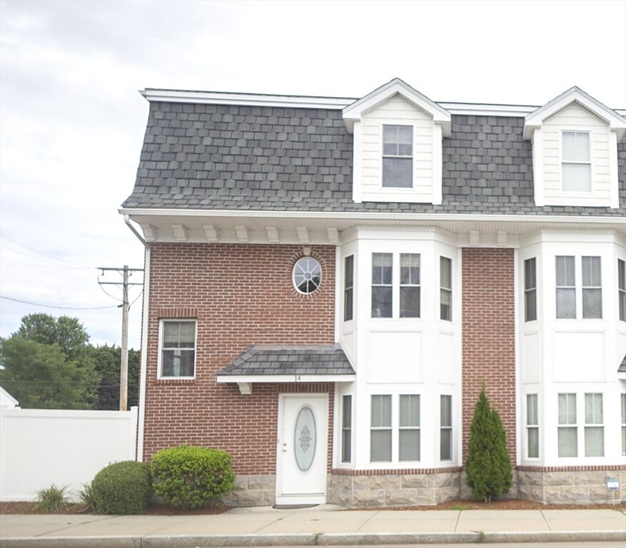 Property Photo: 909 Washington St MA 02062
