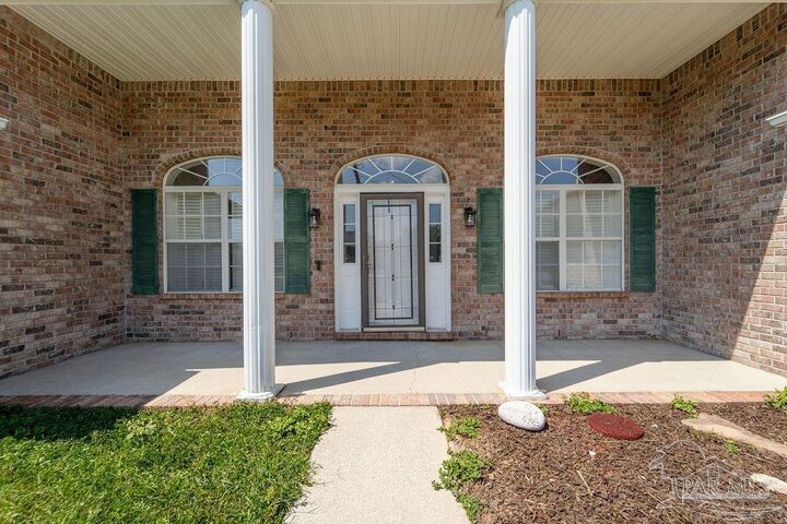 Property Photo:  4907 Chads Cir  FL 32571 