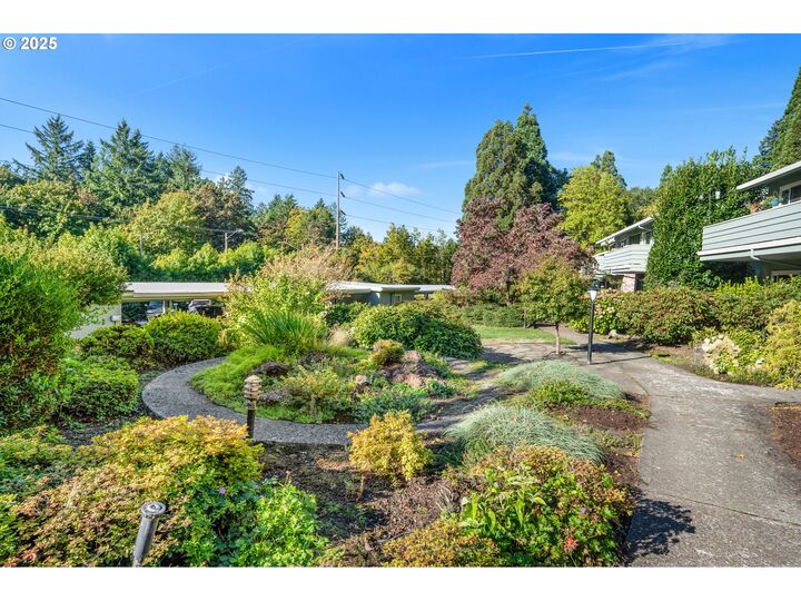 Property Photo: 2523 SW Beaverton Hillsdale Hwy OR 97239