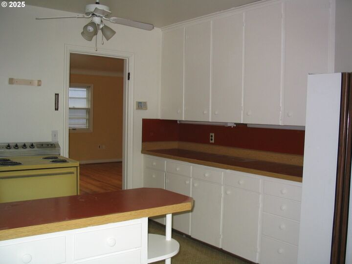 Property Photo: 3636 SE 74th Ave OR 97206
