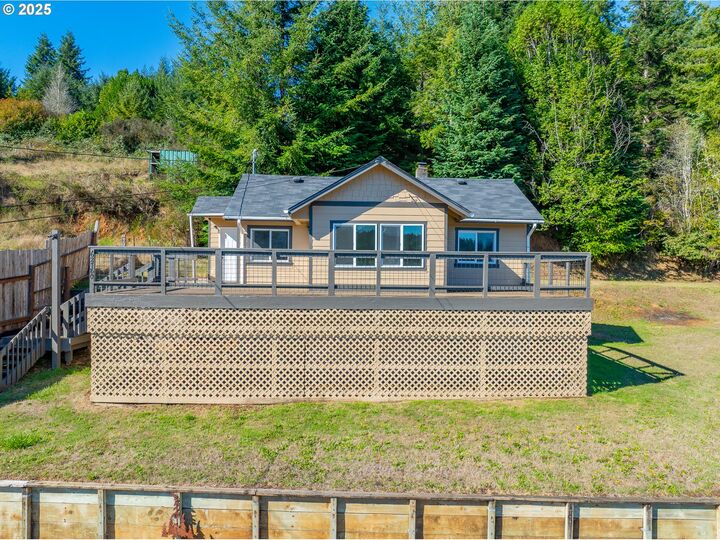 Property Photo:  62780 Flagstaff Rd  OR 97420