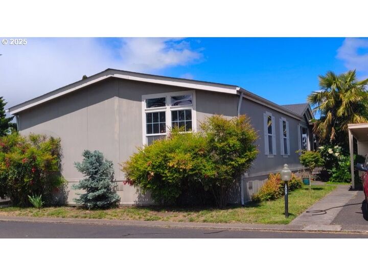 Property Photo:  1503 N Hayden Island Dr 129  OR 97217 