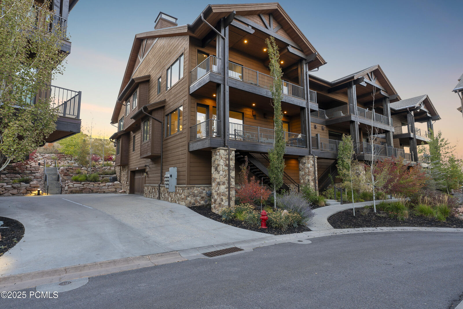 Property Photo: 4273 Willow Draw Road 604 UT 84098