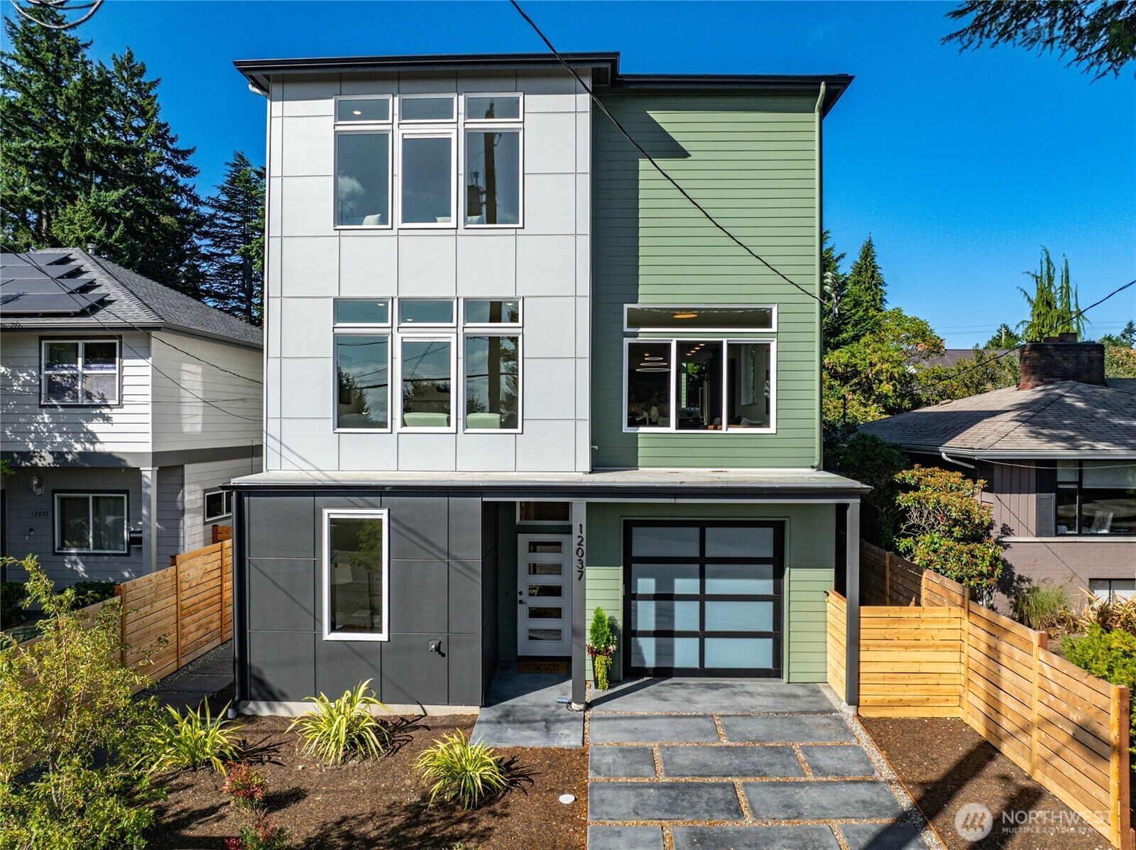Property Photo:  12037  Fremont Avenue N 1  WA 98133 
