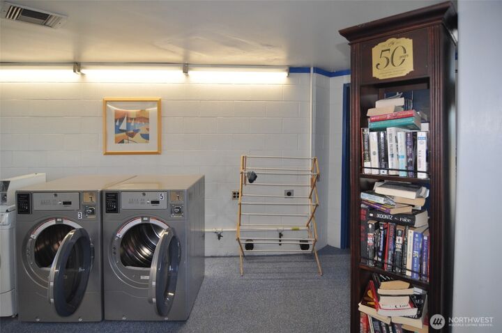 9540  Semiahmoo Parkway J-6  Blaine WA 98230 photo