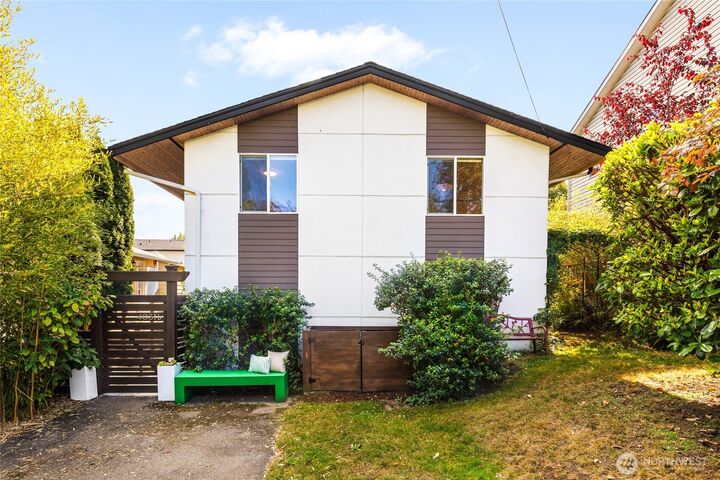 4031  30th Avenue S B  Seattle WA 98108 photo