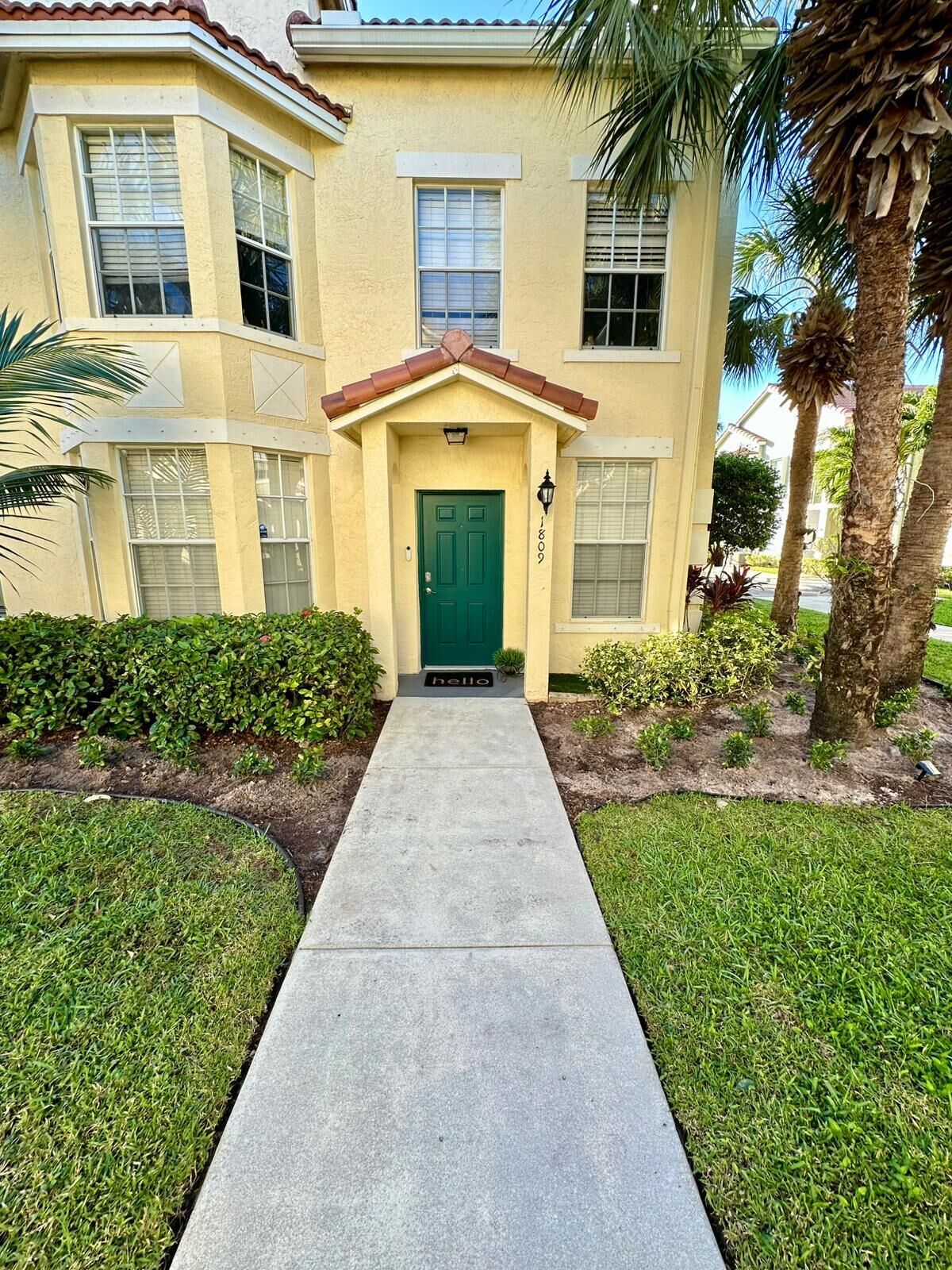 Property Photo: 1809 E Belmont Place FL 33436