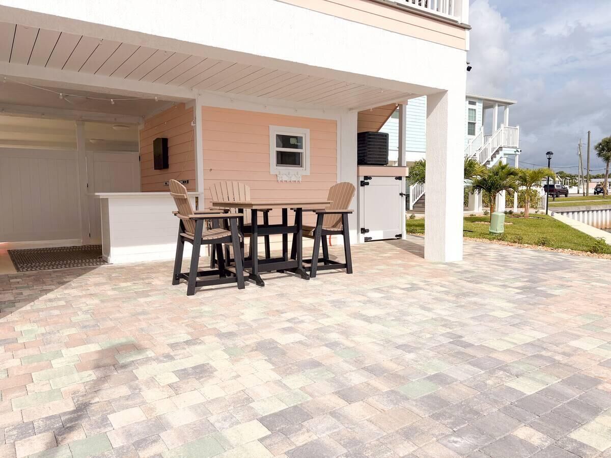 Property Photo: 452 NE Indian River Drive FL 34957
