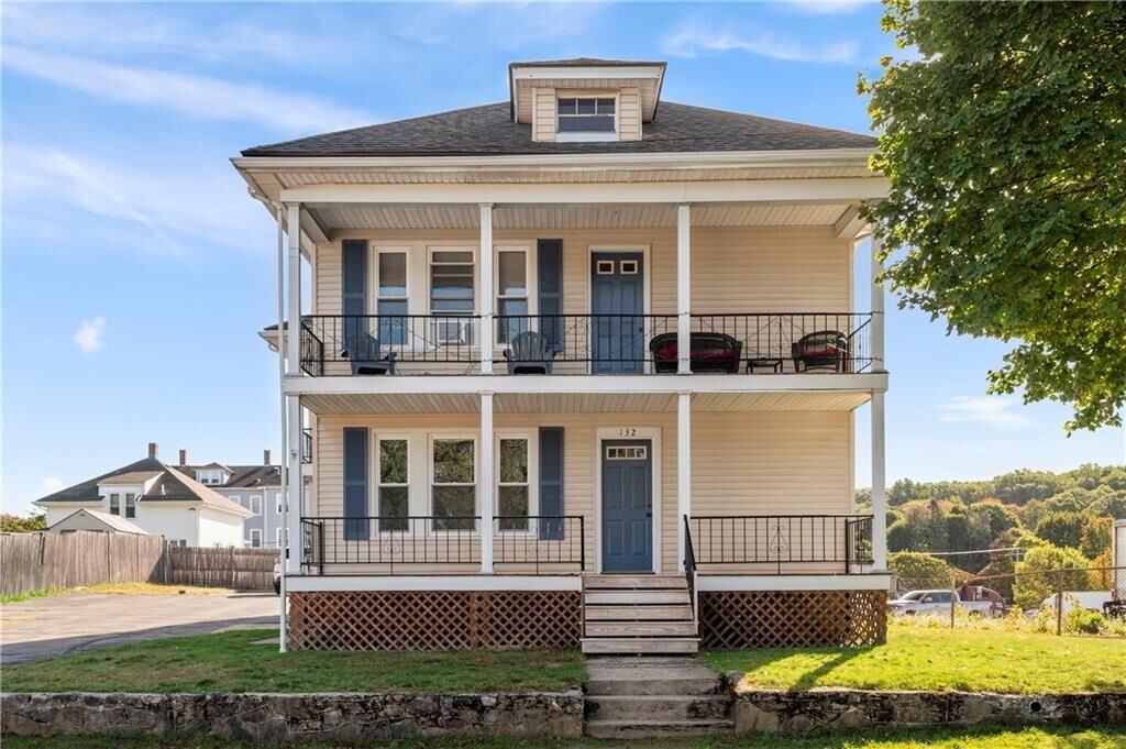 Property Photo:  132 Kenwood Street  RI 02895 