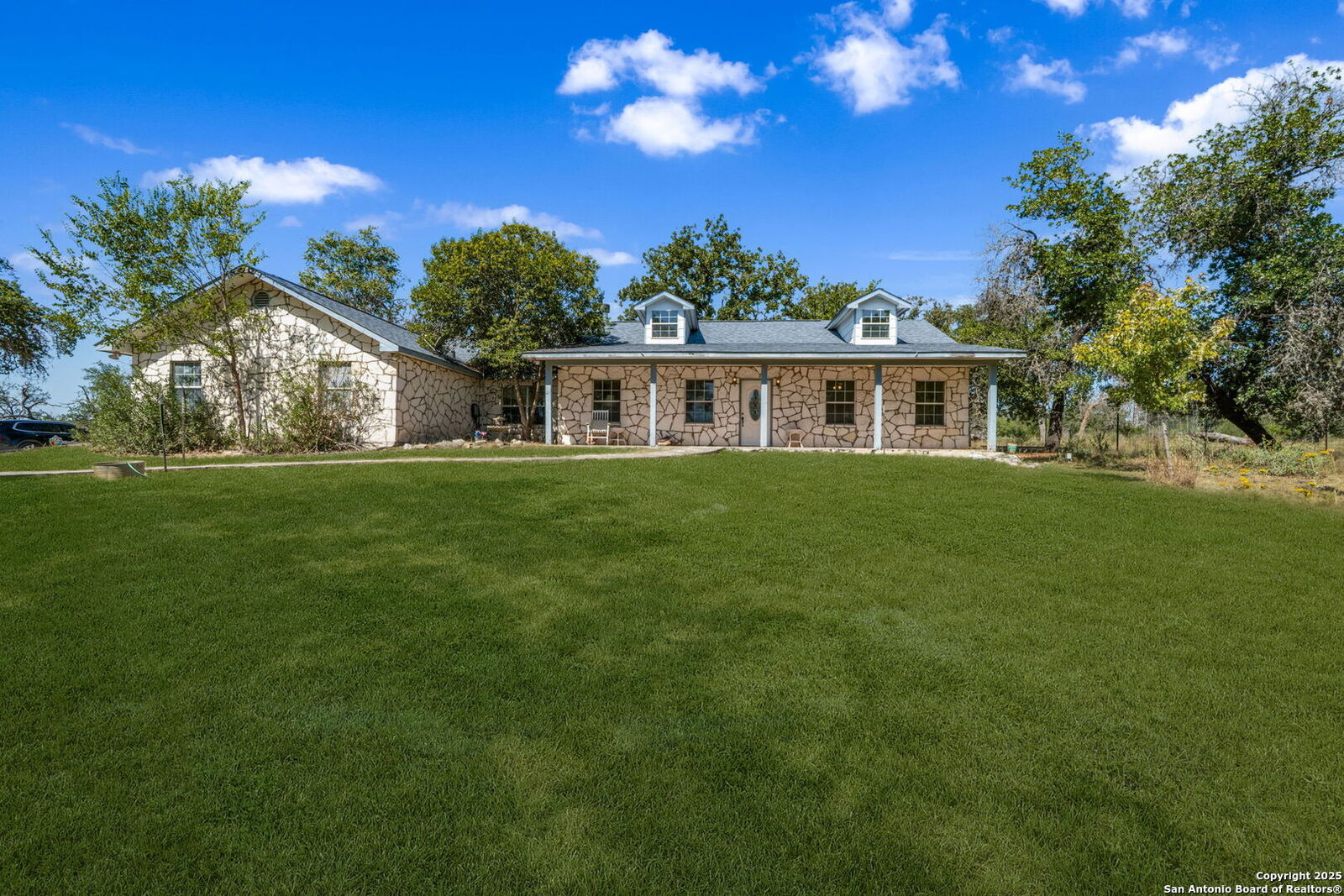 Property Photo:  801 Orchard Park  TX 78055 