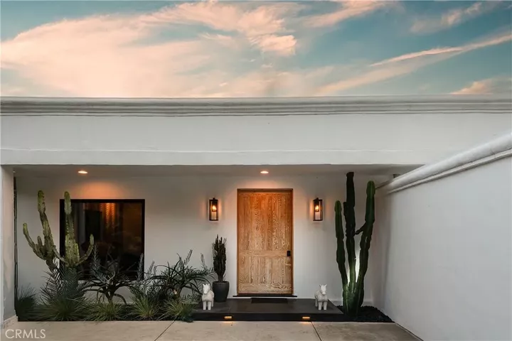 Property Photo:  9275 Flicker Place  CA 90069 